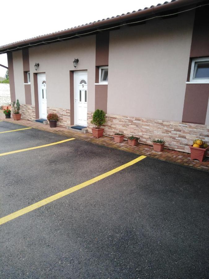 Apartament Boglarka Vendeghaz Mosonmagyaróvár Zewnętrze zdjęcie